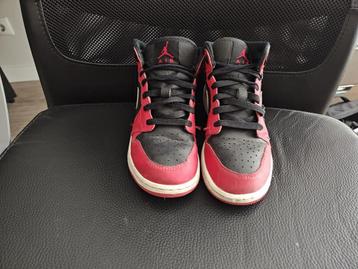 Nike Air Jordan 1 Mid beschikbaar voor biedingen