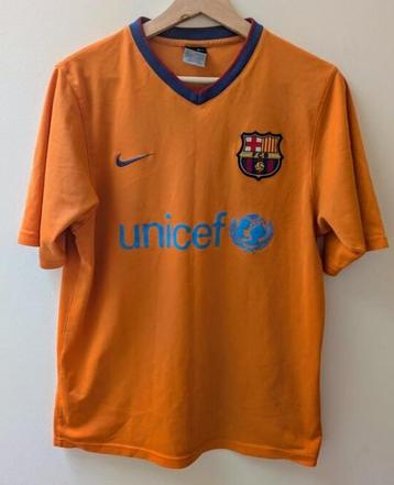GEZOCHT: originele voetbalshirts beschikbaar voor biedingen