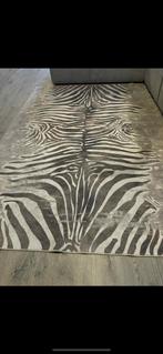 Prachtige zebra vloerkleed 1.65 x 2.35 m, Huis en Inrichting, Stoffering | Tapijten en Kleden, Ophalen, 200 cm of meer, Zo goed als nieuw