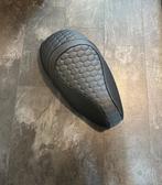 Vespa sprint / primavera duo mono rs zadel (50cc) (nieuw), Fietsen en Brommers, Brommeronderdelen | Scooters, Ophalen of Verzenden