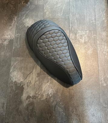 Vespa sprint / primavera duo mono rs zadel (50cc) (nieuw) beschikbaar voor biedingen