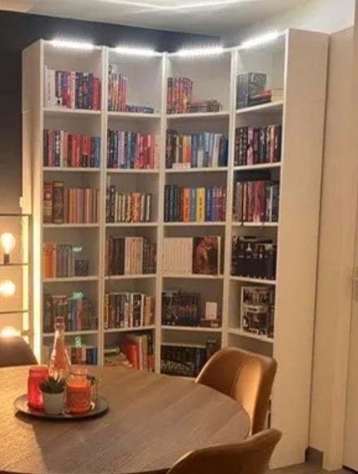 2 witte Ikea Billy boekenkasten, Huis en Inrichting, Kasten | Boekenkasten, Gebruikt, 50 tot 100 cm, 200 cm of meer, 25 tot 50 cm