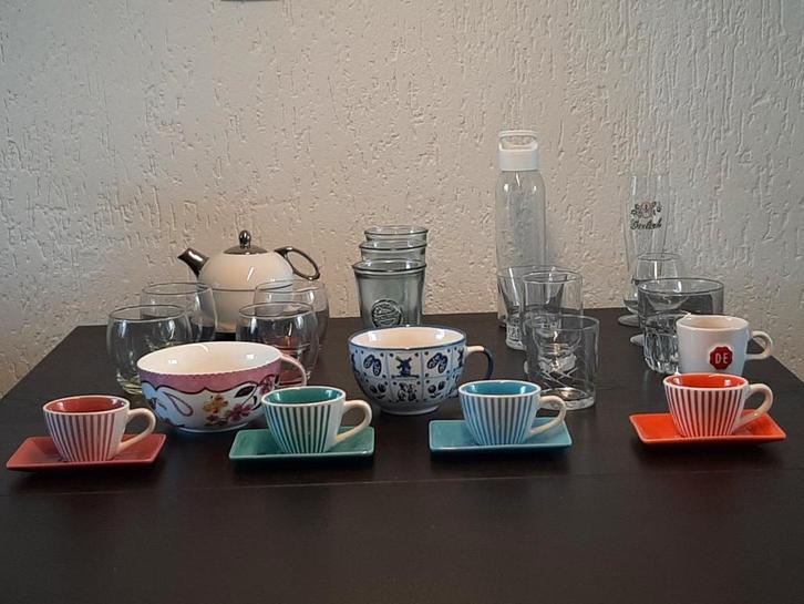 Meerdere glazen en koppen setjes, ideaal voor uitzet, Huis en Inrichting, Keuken | Servies, Zo goed als nieuw, Glas of Glazen