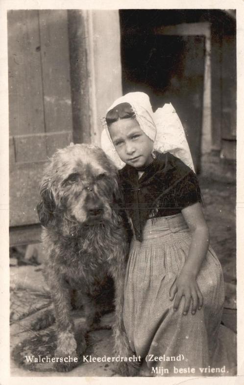 Walchersche Klederdracht (1946) 129182, Verzamelen, Ansichtkaarten | Nederland, Gelopen, Zeeland, 1940 tot 1960, Ophalen of Verzenden