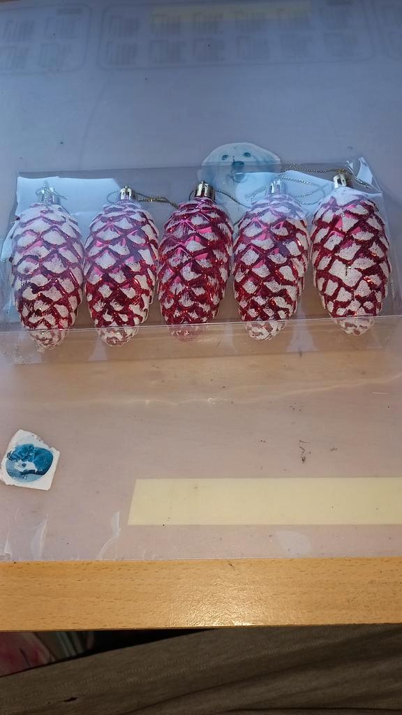 5 kerstballen dennenappels in de kleur rood, Diversen, Kerst, Nieuw, Ophalen
