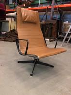 Eames EA124 Lounge Fauteuil - Herman Miller, Huis en Inrichting, Ophalen, Gebruikt, Kunststof, 75 tot 100 cm