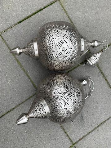 Oosterse metalen hanglampen (set van 2) beschikbaar voor biedingen