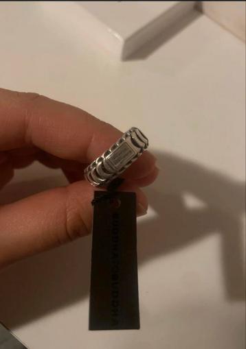 Budha to budha ring beschikbaar voor biedingen