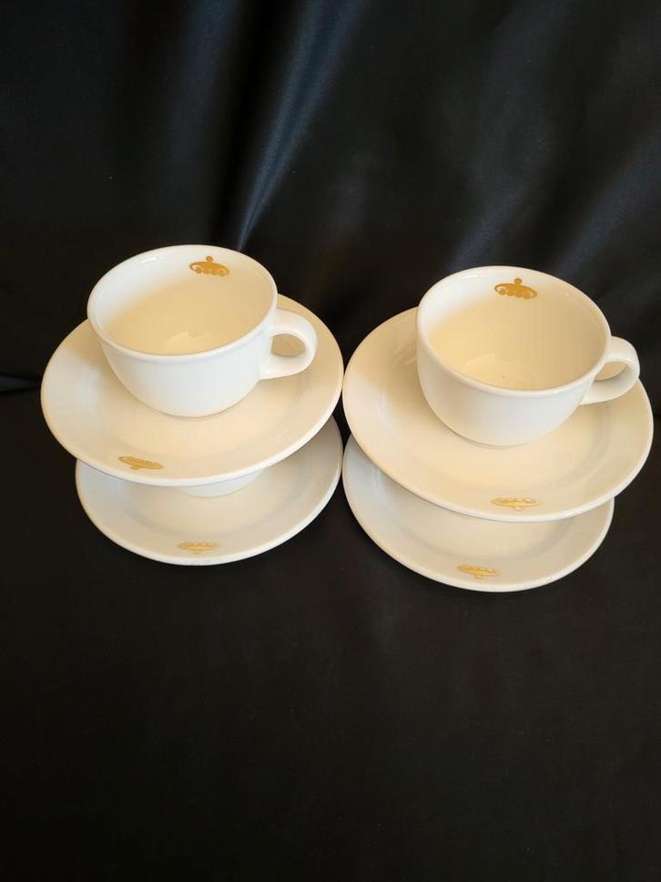 Villeroy & Boch Kop en Schotel Set - Gouden Kroon, Antiek en Kunst, Antiek | Servies los, Ophalen of Verzenden