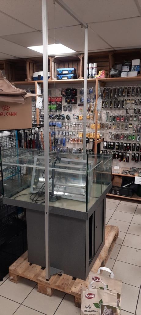 Aquarium met overloop, Ophalen