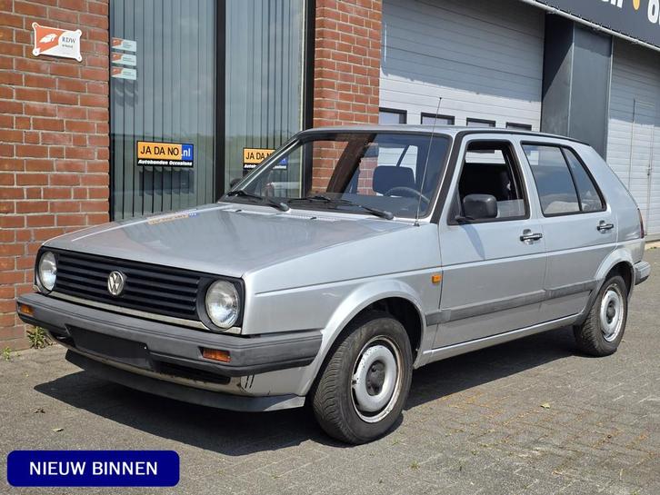 Volkswagen Golf 2 1.3 Benzine (bj 1989), Auto's, Oldtimers, Bedrijf, Te koop, Lichtmetalen velgen, Radio, Volkswagen, Benzine
