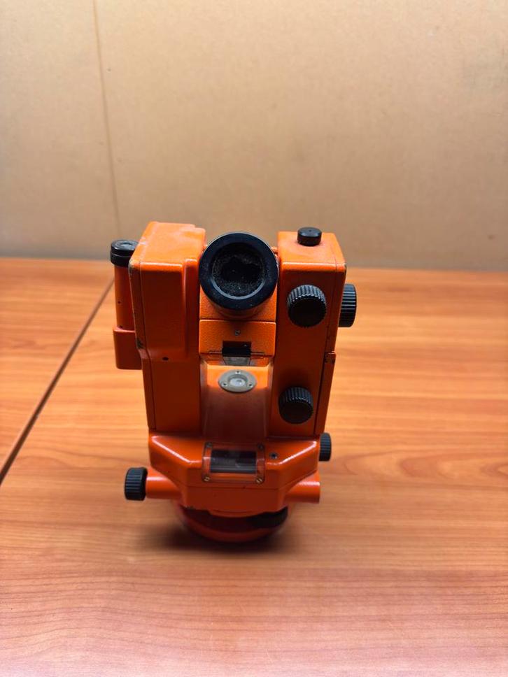 Wild T05 Waterpasinstrument - Zwitserse precisie, Antiek en Kunst, Antiek | Gereedschap en Instrumenten, Ophalen