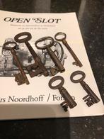 Lotje antieke sleutels en boekje, Antiek en Kunst, Antiek | Gereedschap en Instrumenten, Verzenden