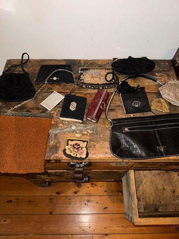 13 oude / antieke tasjes oa art deco ( niet los te koop ) beschikbaar voor biedingen
