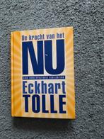 De Kracht van het Nu - Eckhart Tolle, Achtergrond en Informatie, Spiritualiteit algemeen, Ophalen of Verzenden, Zo goed als nieuw