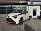 Toyota Aygo AUTOMAAT x-otic 1.0 VVT-i (bj 2019), Auto's, Toyota, Stof, Gebruikt, 4 stoelen, Wit