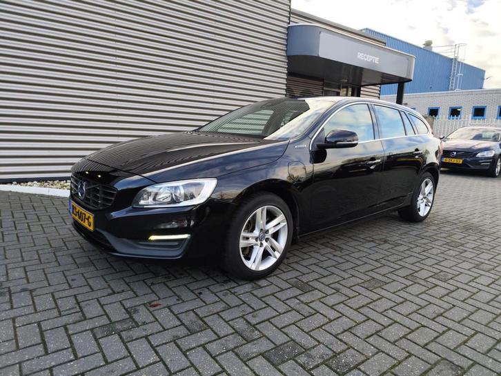 Volvo V60 2.4 D5 Twin Engine Momentum, Auto's, Volvo, Particulier, Te koop, V60, 4x4, ABS, Airbags, Airconditioning, Bluetooth