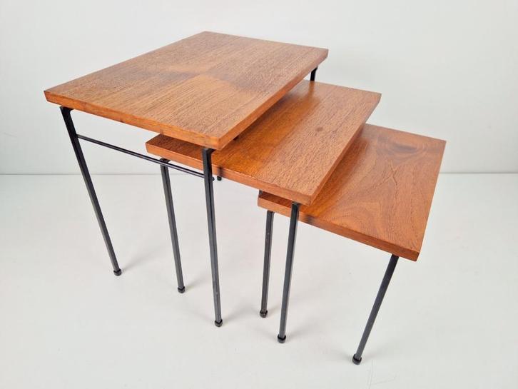 Teak nesting table mimiset bijzettafel C. Braakman Pastoe, Huis en Inrichting, Tafels | Bijzettafels, Gebruikt, Rechthoekig, 45 tot 60 cm