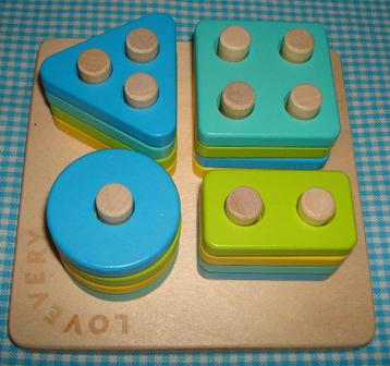 LOVEVERY sorteer en stapel puzzel HOUT 28-30 mnd beschikbaar voor biedingen