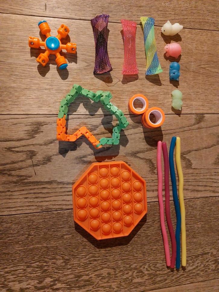 Fidget Toys Set - 16 stuks!, Kinderen en Baby's, Speelgoed | Educatief en Creatief, Ophalen of Verzenden
