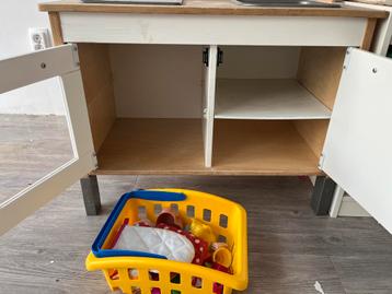 Leuke Ikea speelgoed keuken met accessoires, kleine prijs beschikbaar voor biedingen