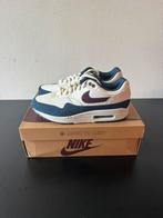 Nike Air Max 1 Coconut Milk Burgundy Crush Navy | EU 42.5, Blauw, Nike, Ophalen of Verzenden, Nike
