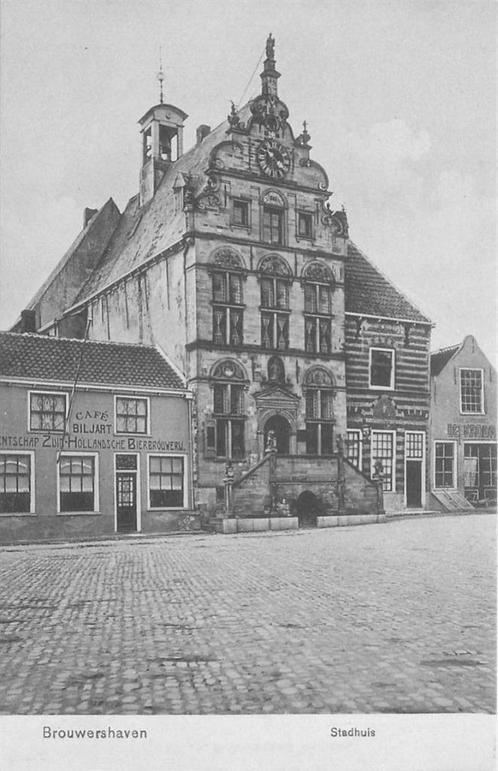 (379-230-045) Brouwershaven Stadhuis, Verzamelen, Ansichtkaarten | Nederland, Zeeland, Verzenden