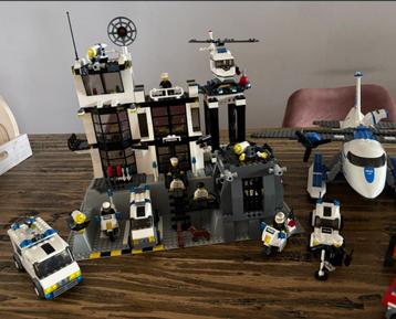 Lego politie sets inclusief bureau, boot en vliegtuig beschikbaar voor biedingen