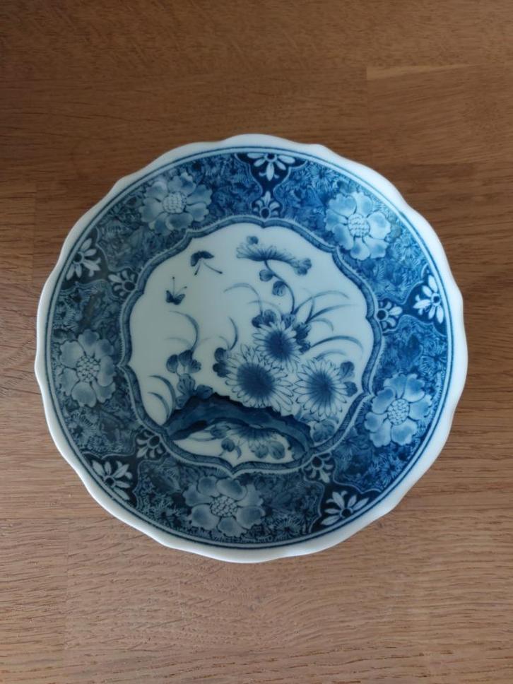Handbeschilderde Chinees porseleinen bordje., Antiek en Kunst, Antiek | Porselein, Ophalen of Verzenden