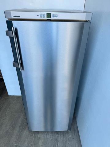 Liebherr vriezer No Frost zo goed als nieuw.  beschikbaar voor biedingen