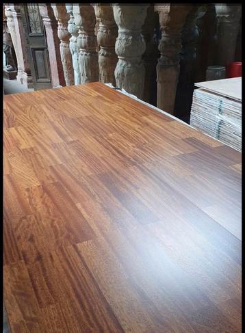 AANBIEDING DEZE WEEK! NOTEN HOUTEN VLOER, MULTIVLOER beschikbaar voor biedingen