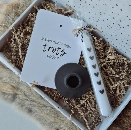 Kaars kaarshouder kaart trots op jou, Huis en Inrichting, Woonaccessoires | Kandelaars en Kaarsen, Nieuw, Minder dan 25 cm, Overige materialen