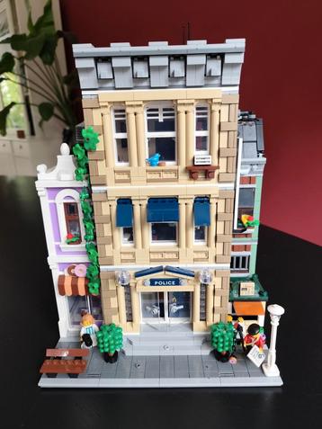 Police Station helemaal compleet - Lego 10278 Politiestation beschikbaar voor biedingen