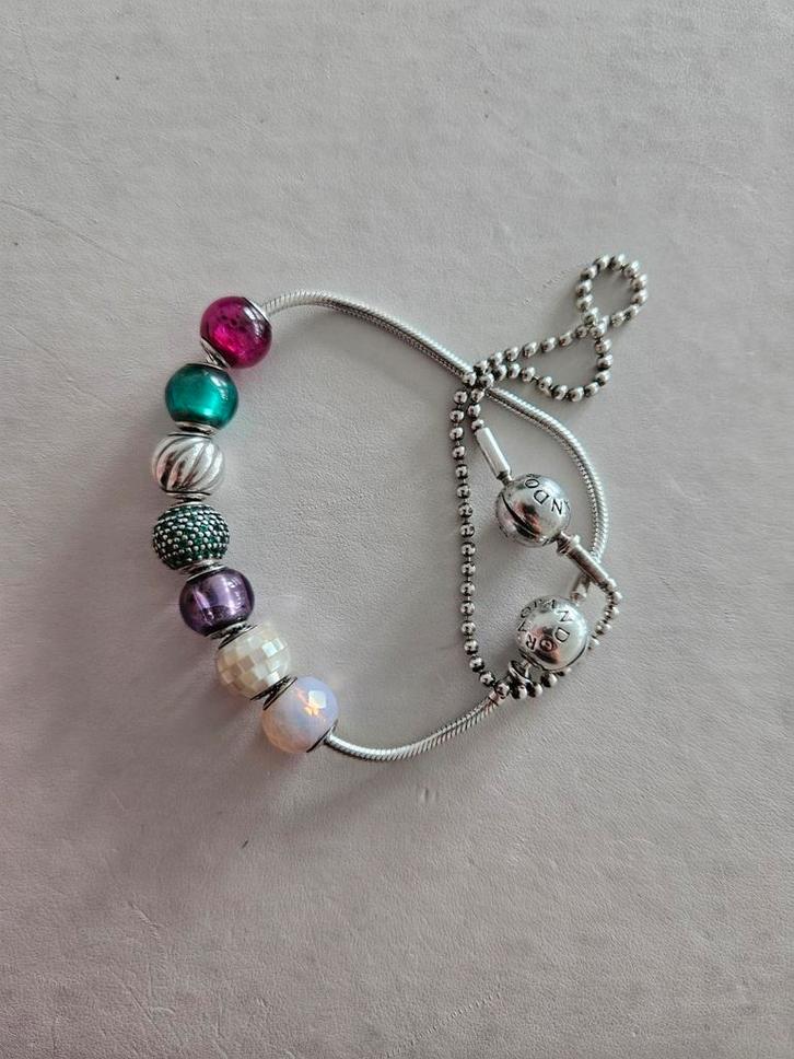 Pandora ESSENCE armbanden en bedeltjes, Sieraden, Tassen en Uiterlijk, Bedels, Zo goed als nieuw, Pandora, Zilver, Ophalen of Verzenden