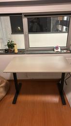 Verstelbaar bureau ikea, Huis en Inrichting, Bureaus, Ophalen