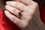 18 Karaat Gouden Ring Met Saffier Edelsteen, Ophalen of Verzenden, Zo goed als nieuw, 17 tot 18, Met edelsteen