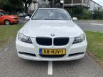 BMW 3 Serie Touring 320i *Panoramadak*GrootNavi*Stoelverwarm, Zwart, 4 cilinders, Wit, Handgeschakeld