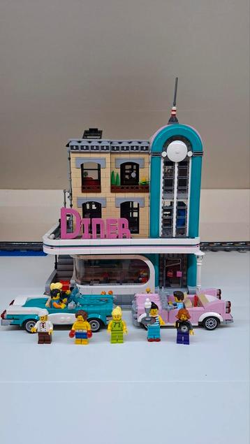 Lego creator expert 10260 Downtown Diner en GWP lego 40488 beschikbaar voor biedingen