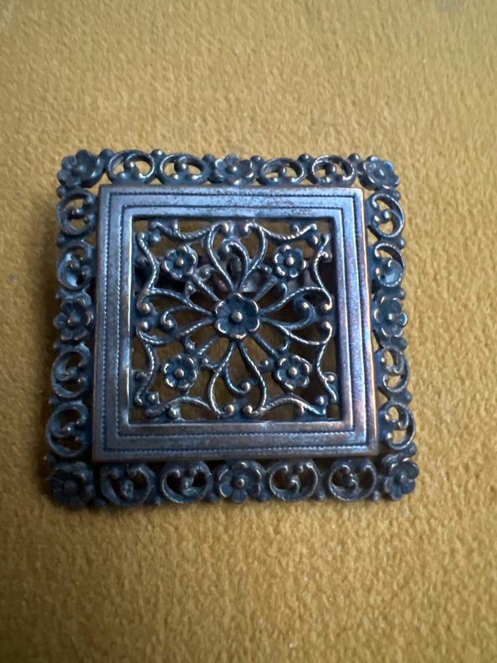 Vintage Broche met Bloemmotief, Sieraden, Tassen en Uiterlijk, Broches, Gebruikt, Overige materialen, Zilver, 4 tot 7 cm, Ophalen of Verzenden