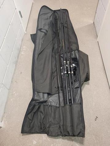 Karperhengels in fouderaal beschikbaar voor biedingen