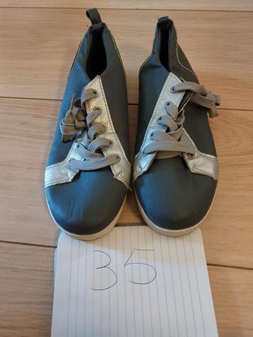 Leuke schoenen maat 35 beschikbaar voor biedingen