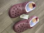 NIEUW! Bordeaux rode Crocs maat 48/49, Kleding | Heren, Schoenen, Nieuw, Ophalen of Verzenden, Overige kleuren, Crocs