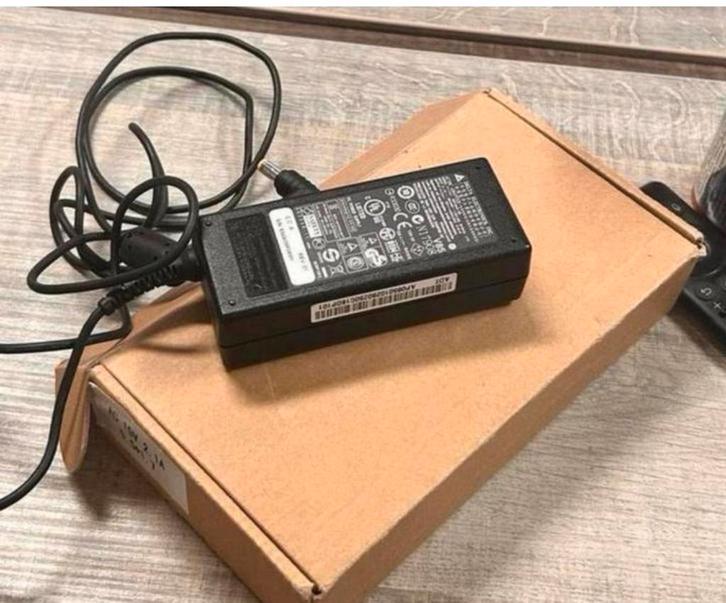 Originele Delta Electronics 19V Laptop Adapter - V85, Computers en Software, Laptop-opladers, Zo goed als nieuw, Ophalen of Verzenden
