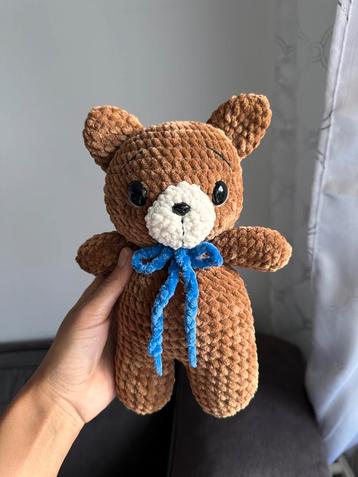 handgemaakte gehaakte berenknuffel beschikbaar voor biedingen
