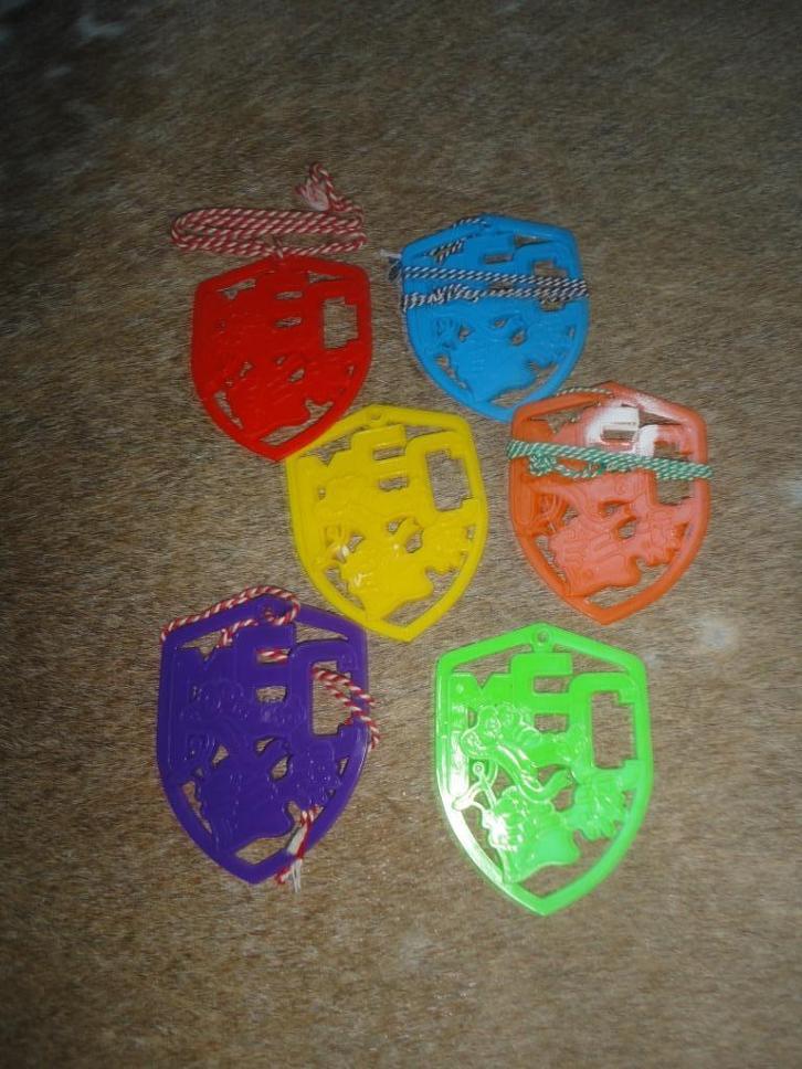 Carnavals embleem insigne Oosterhout MFC jaren 70, Kleding | Heren, Carnavalskleding en Feestkleding, Gedragen, Accessoires, Carnaval