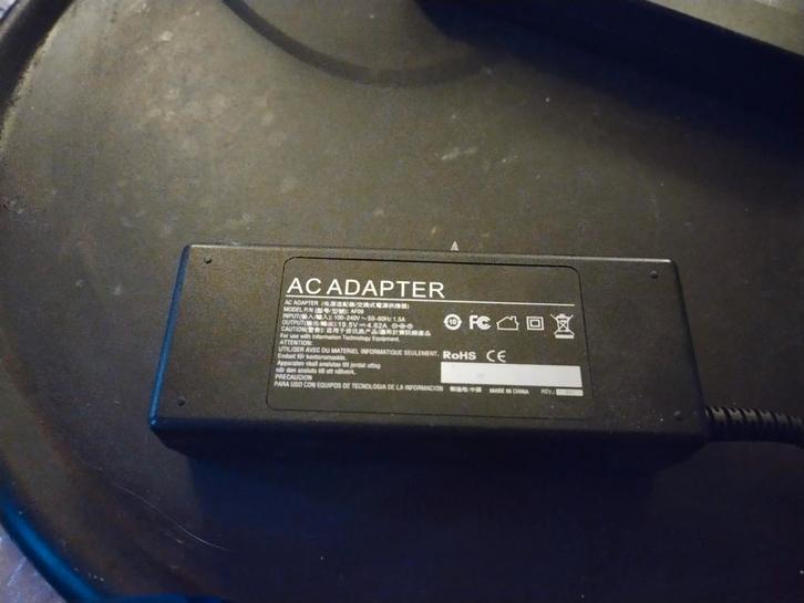 AC Adapter / Stroomoplader, Computers en Software, Laptop-opladers, Gebruikt, Ophalen of Verzenden