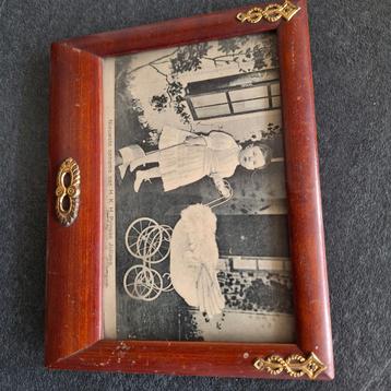 Lijstje met foto H.K.H. Prinses Juliana beschikbaar voor biedingen