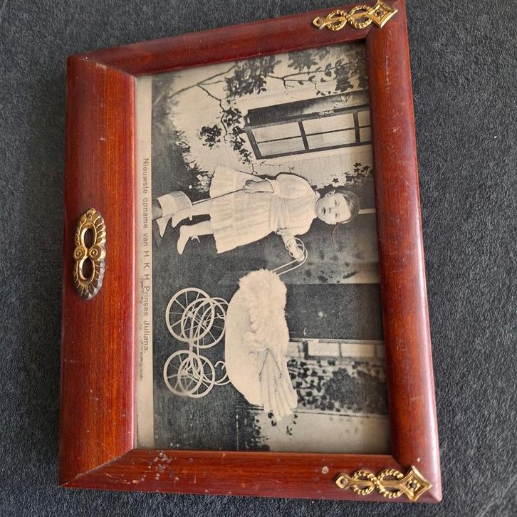 Lijstje met foto H.K.H. Prinses Juliana, Antiek en Kunst, Kunst | Tekeningen en Foto's, Ophalen of Verzenden