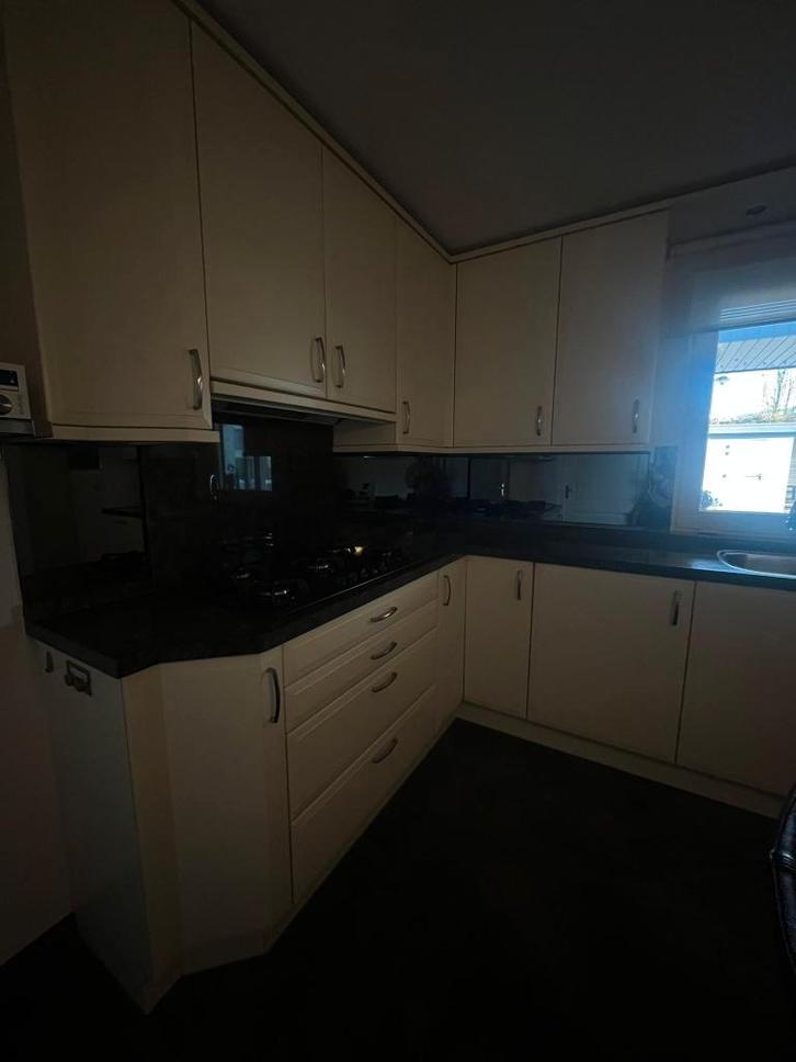 Keuken compleet 2e hands, Huis en Inrichting, Keuken | Complete keukens, Gebruikt, Hoekkeuken, Crème, Graniet of Steen, Ophalen