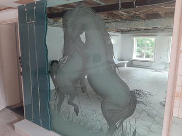 Grote wandspiegel met paarden beschikbaar voor biedingen